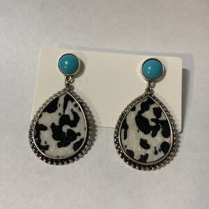 Silver Plated Turquoise Howlite & Cow Print Stud with drop Earring - NEW